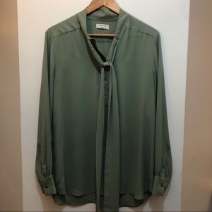 Aritzia Babaton button down blouse with Tie